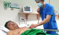 Cứu sống người đàn ông chết lâm sàng do bật dậy đột ngột lúc đang ngủ