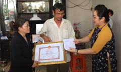Truy tặng Bằng khen cho 