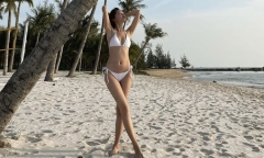 Á hậu Thùy Dung thả dáng quyến rũ với bikini