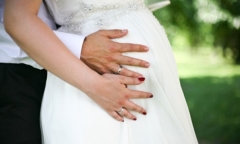 Cưới chạy bầu - “Vé vào cổng” cho hôn nhân?