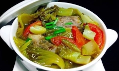 Cách nấu canh cá dưa chua thơm ngọt cho bữa trưa nắng nóng 