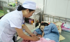 Dây rốn quấn cổ nhiều vòng, thai nhi 39 tuần suýt tử vong