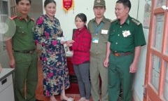 Người phụ nữ nghèo trả lại hơn 26 triệu đồng nhặt được