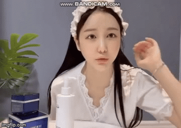Hot streamer Hàn Quốc gây sốc khi hóa
