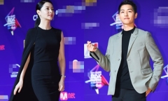Thảm đỏ MAMA 2017: Lee Young Ae, Song Joong Ki - xứng danh 