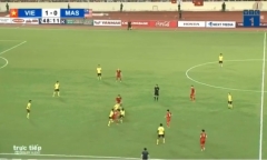 Video: Văn Toàn vuột mất cơ hội ghi bàn khi tới ngay sát khung thành