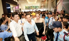 Hà Hồ - Kim Lý tay trong tay cực tình tứ 