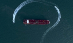 Iran cáo buộc binh lính Anh dùng súng và