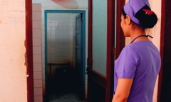 Phát hiện thi thể hai trẻ sơ sinh còn nguyên dây rốn trong thùng rác bệnh viện