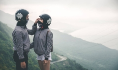 Khách đặt bó hoa 35 triệu đồng dịp Valentine, shop thuê xe bán tải vận chuyển