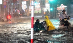 Xuất hiện vùng áp thấp trên Biển Đông, Nam Bộ và Trung Bộ mưa lớn