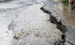 TP Hồ Chí Minh triển khai lấp hố gây vết nứt dài 40m ở Nhà Bè