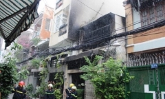 Chập điện, nhà vắng chủ bị cháy rụi giữa trưa