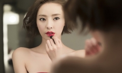 Vợ lẳng lơ giấu chồng mang tiền cho trai tân mượn và cái kết đắng
