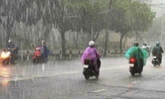 Dự báo thời tiết ngày 17/6: Hà Nội mưa dông, đề phòng tố lốc