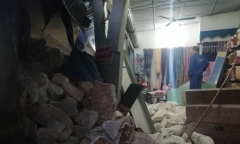 Tin tức tai nạn giao thông mới nhất hôm nay 25/9/2019: Tránh CSGT, xe tải làm sập nhà dân