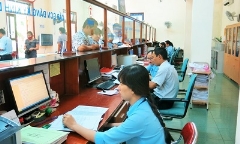 Gây phiền hà cho người dân, một cán bộ bị chấm dứt hợp đồng