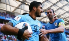 Suarez tỏa sáng, Urugoay vượt qua Saudi Abaria với tỷ số tối thiểu