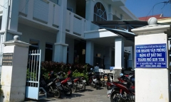 Nhân viên Sở TN-MT đánh, rút súng doạ người đến giao dịch