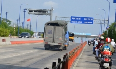 TP Hồ Chí Minh sắp bổ sung biển báo chỉ đường bằng tiếng Anh