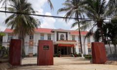 2 ái nữ của Bí thư huyện thăng tiến 