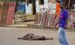 Châu Phi: Nạn nhân nhiễm Ebola nằm la liệt trên phố chờ chết  