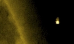 Phát hiện UFO hút năng lượng từ Mặt Trời để tiếp nhiên liệu?
