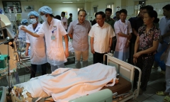Vụ 18 người nghi sốc phản vệ chạy thận ở Hòa Bình: Bộ trưởng Y tế yêu cầu lập Hội đồng chuyên môn