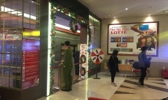 Đang xem phim, cô gái bị mảng trần rạp phim Lotte Keangnam rơi trúng đầu