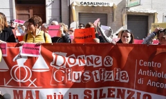 Tòa án Italy hứng chỉ trích khi tuyên 
