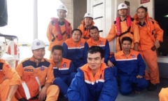 Tàu chở 4.600 tấn than bị đắm trên biển, 12 thuyền viên may mắn thoát nạn