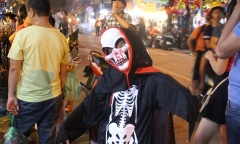 Không khí lễ hội Halloween 2017 trên các con phố Hà Nội