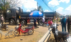 Tai nạn giao thông, mẹ tử vong, con nguy kịch