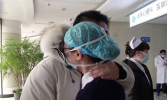 Video: Bác sĩ mới lấy vợ được một ngày đã đến Vũ Hán chống Covid-19