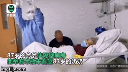 Cùng nghi nhiễm Covid-19, cụ ông U90 bỏ giường bệnh đi chăm vợ khiến nhiều người cảm động