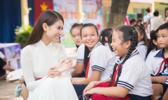 Á Khôi Liên Phương trao học bổng cho trẻ em học giỏi vượt khó