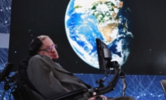 Các nhà thiên văn học Nga 'dành tặng' hố đen mới phát hiện cho giáo sư Stephen Hawking