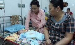 Vụ bé sơ sinh nặng 4.8kg gãy tay, xẹp phổi: Đình chỉ bác sĩ điều trị