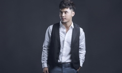 Ưng Hoàng Phúc gây bất ngờ khi trở lại với hình ảnh quý ông lịch lãm