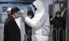 Số ca nhiễm virus corona gây viêm phổi gần 6.000 người, 132 nạn nhân tử vong
