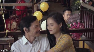 Phim Về nhà đi con tập 72: Khải bất ngờ xuất hiện tại buổi khai trương quán trà của Huệ