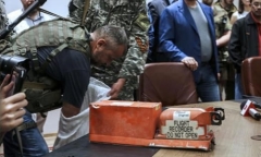 Hộp đen MH17 cho thấy một vụ nổ tên lửa