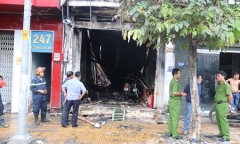 Cửa hàng sơn bốc cháy dữ dội, 3 người thương vong