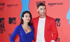 Cristiano Ronaldo bảnh bao tháp tùng bạn gái lên thảm đỏ MTV EMAs 2019
