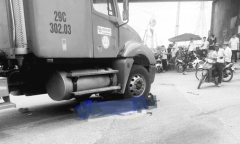 Xe đầu kéo va chạm xe đạp điện, 2 nữ sinh lớp 10 tử vong tại chỗ