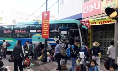 Tin tức tai nạn giao thông mới nhất hôm nay 5/7/2019: Va chạm xe máy, ôtô khách đâm vào nhà dân