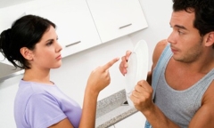 Đừng sợ phụ nữ ghen, hãy sợ đàn ông hèn