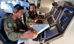 Máy bay AirAsia mất tích: Khói bốc lên từ khu vực tìm kiếm QZ8501