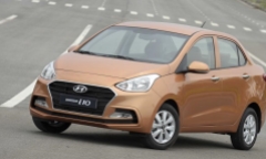 Bảng giá xe ô tô Huyndai mới nhất tháng 9/2018: Hyundai SantaFe giá tiêu chuẩn 908 triệu đồng