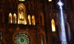 Á hậu quý bà Thu Hương khoe ảnh hạnh phúc bên chồng con